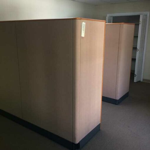 Pre-Owned cubicle by Generic