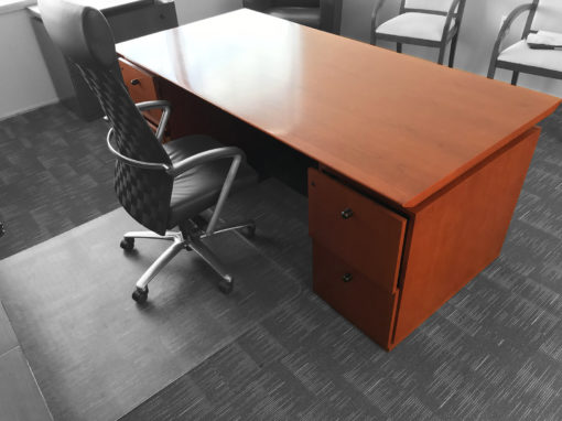 Best price Pre-Own Desks at Office Liquidation
